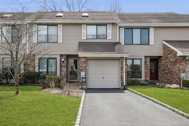 157 Hidden Ponds Circle, Smithtown, NY 11787