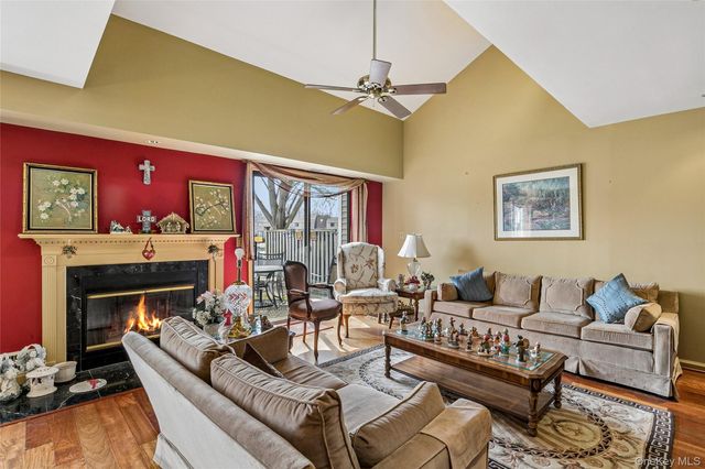 157 Hidden Ponds Circle, Smithtown, NY 11787