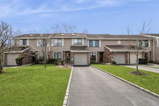 157 Hidden Ponds Circle, Smithtown, NY 11787