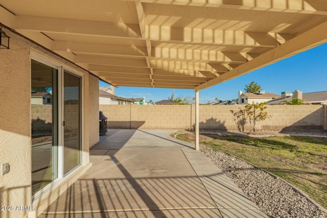 8057 W DREYFUS Drive, Peoria, AZ 85381