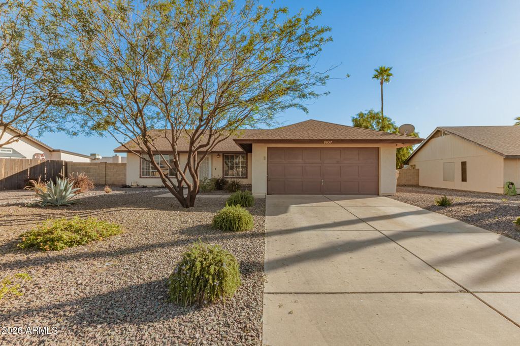 8057 W DREYFUS Drive, Peoria, AZ 85381