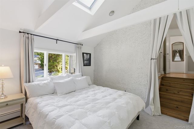 39 Lewis Court, Huntington Station, NY 11746