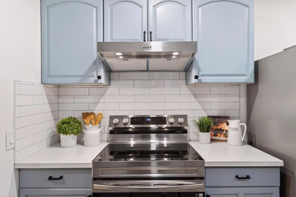 Image 12 of property listing at 1579 Branham Lane, San Jose, CA 95118