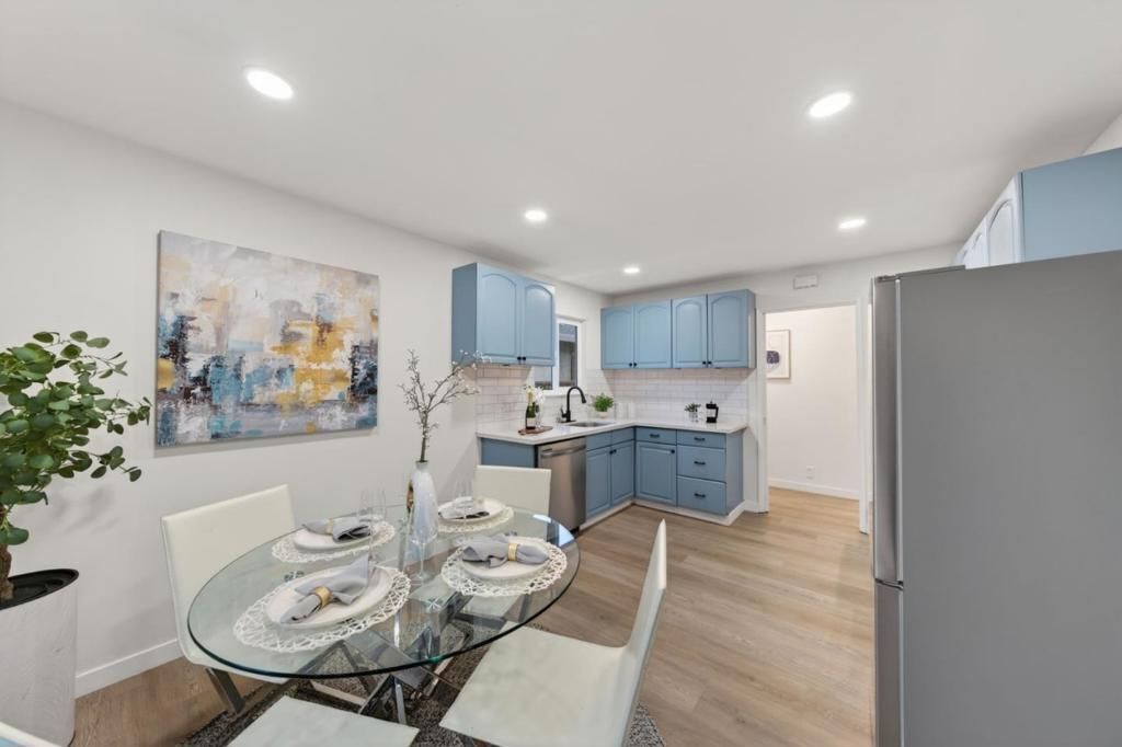 Image 14 of property listing at 1579 Branham Lane, San Jose, CA 95118