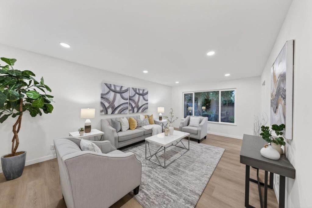 Image 7 of property listing at 1579 Branham Lane, San Jose, CA 95118