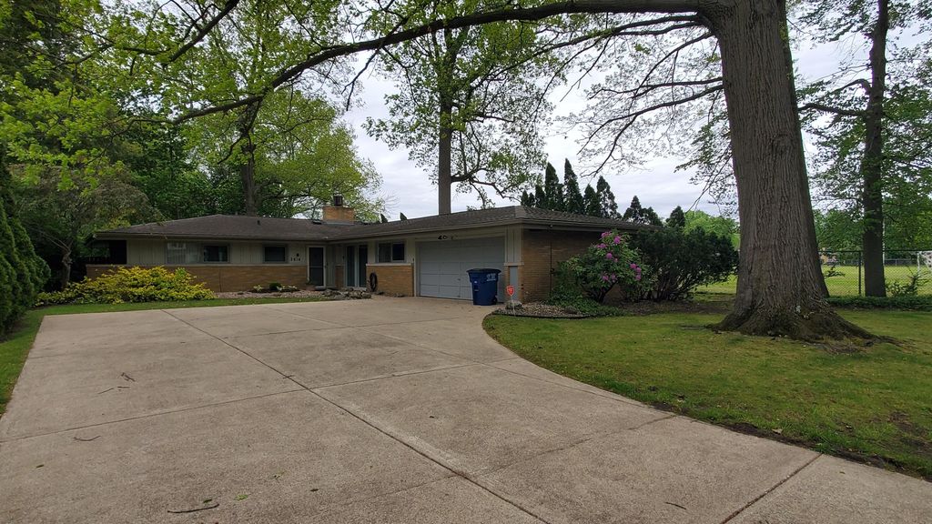 2614 Maple Street, Michigan City, IN 46360