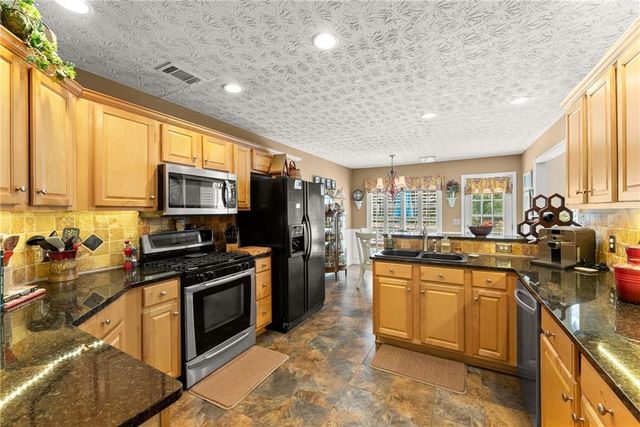 3819 Walnut Grove Way, Gainesville, GA 30506