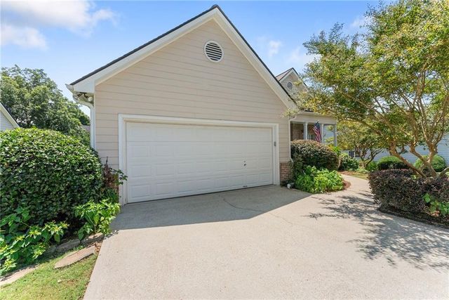 3819 Walnut Grove Way, Gainesville, GA 30506