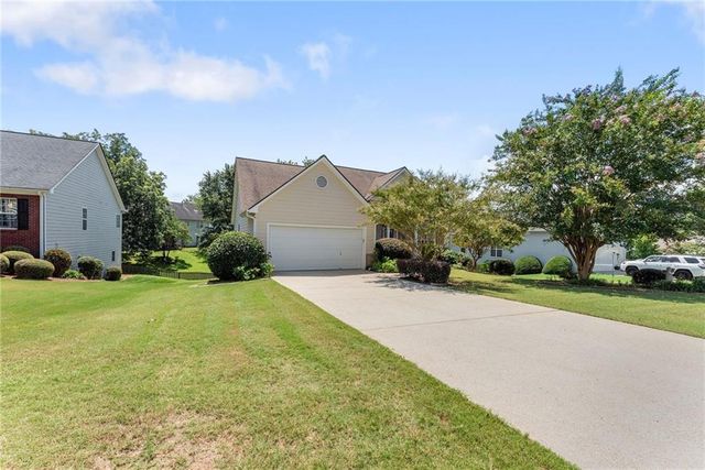 3819 Walnut Grove Way, Gainesville, GA 30506