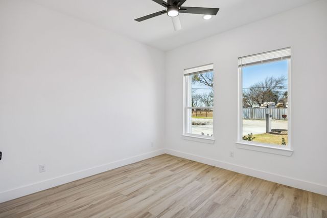 918 N Tatum Avenue, Dallas, TX 75211