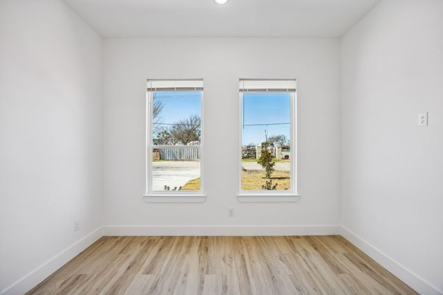 918 N Tatum Avenue, Dallas, TX 75211