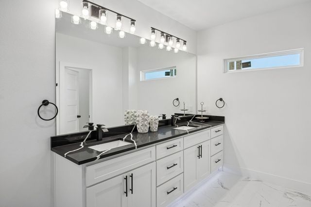 918 N Tatum Avenue, Dallas, TX 75211