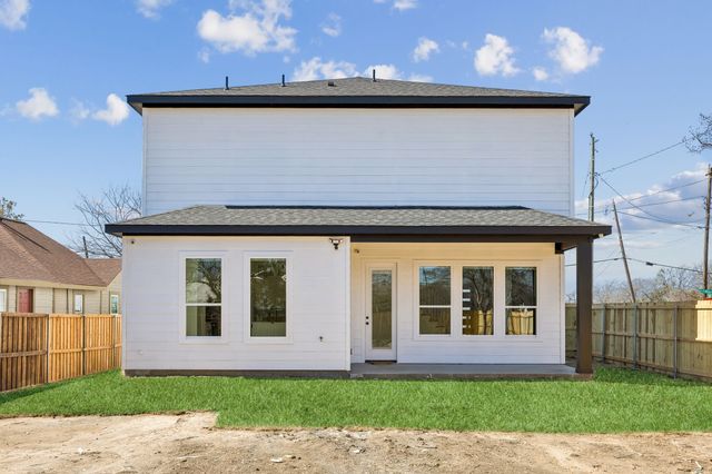 918 N Tatum Avenue, Dallas, TX 75211