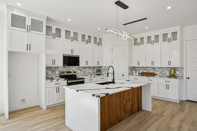 918 N Tatum Avenue, Dallas, TX 75211