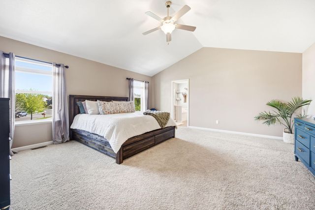 1088 Rosemary Court, Chaska, MN 55318