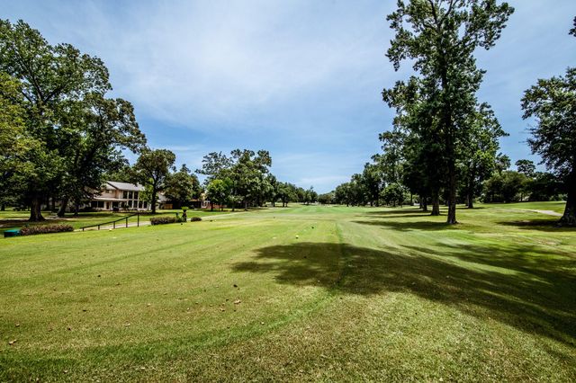 710 Quail Hollow Drive, Huntsville, TX 77340