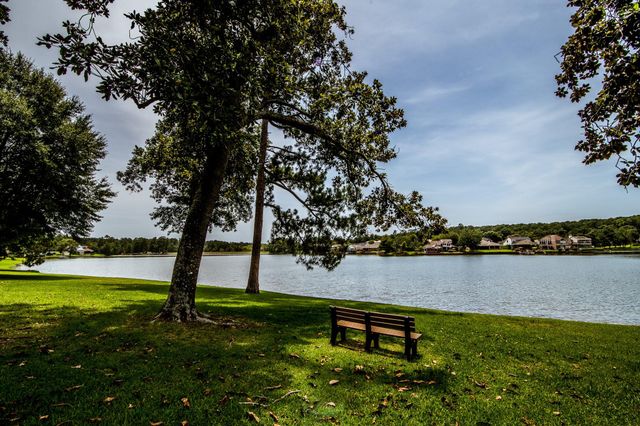 710 Quail Hollow Drive, Huntsville, TX 77340