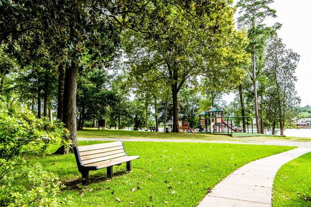 710 Quail Hollow Drive, Huntsville, TX 77340