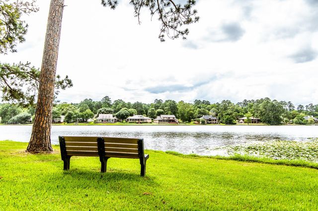 710 Quail Hollow Drive, Huntsville, TX 77340