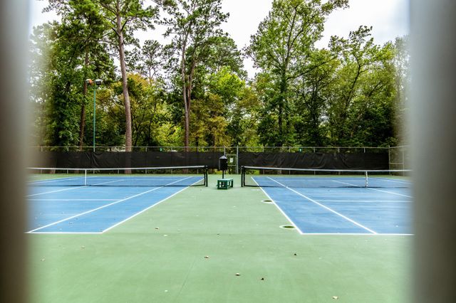 710 Quail Hollow Drive, Huntsville, TX 77340