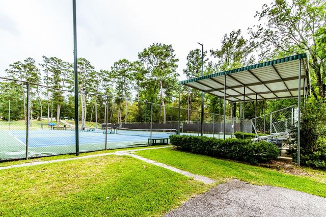 710 Quail Hollow Drive, Huntsville, TX 77340