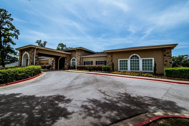 710 Quail Hollow Drive, Huntsville, TX 77340