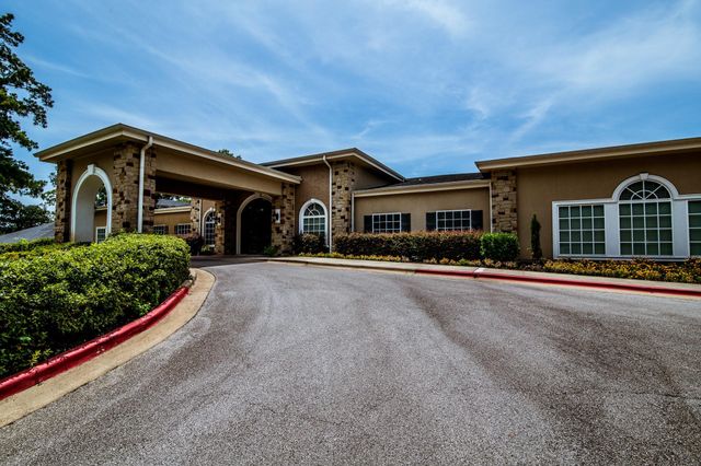 710 Quail Hollow Drive, Huntsville, TX 77340