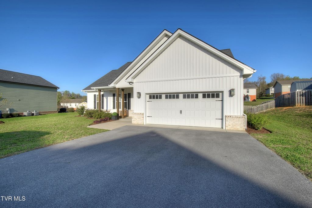 309 Miss Maude Patton Lane, Jonesborough, TN 37659