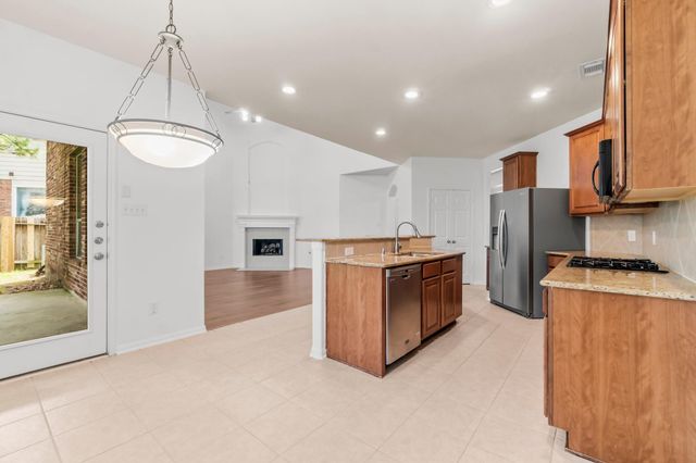 10 Majolica Place, The Woodlands, TX 77382