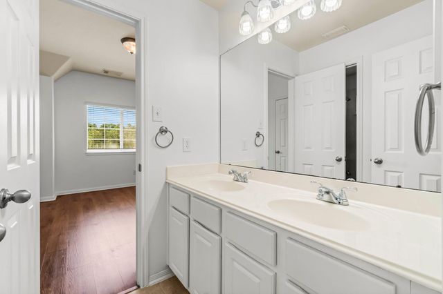 10 Majolica Place, The Woodlands, TX 77382