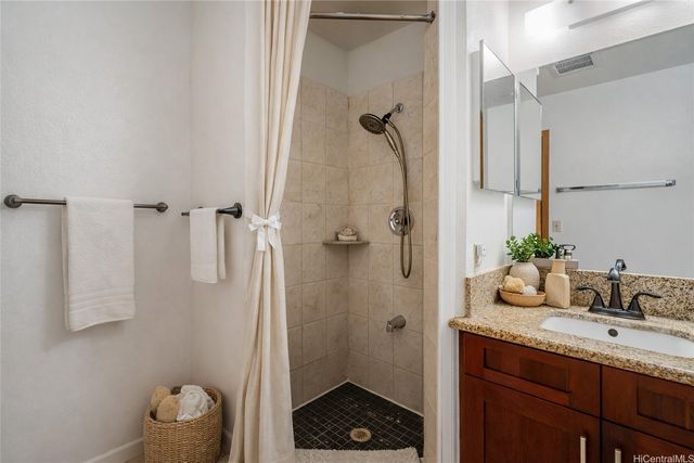 98-941 Moanalua Road 403, Aiea, HI 96701