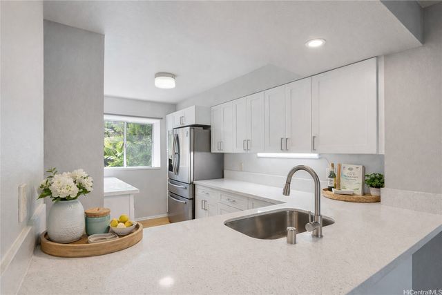 98-941 Moanalua Road 403, Aiea, HI 96701