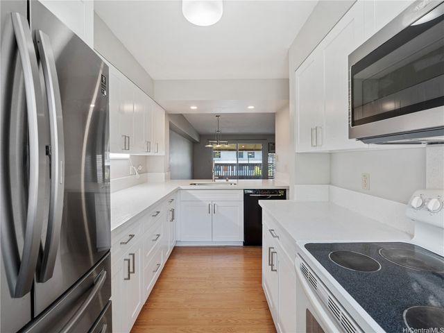 98-941 Moanalua Road 403, Aiea, HI 96701