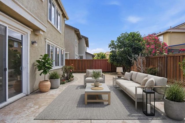437 N Orinda Ct, Tracy, CA 95391