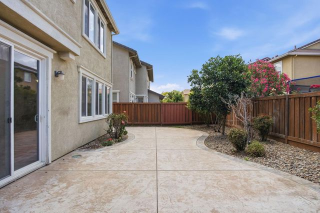 437 N Orinda Ct, Tracy, CA 95391