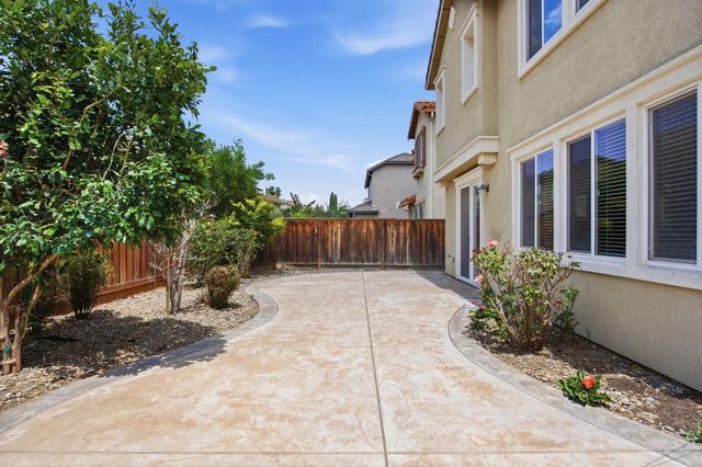 437 N Orinda Ct, Tracy, CA 95391