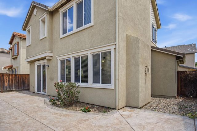 437 N Orinda Ct, Tracy, CA 95391