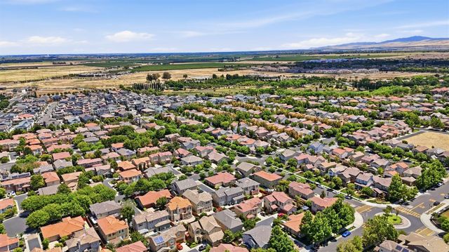 437 N Orinda Ct, Tracy, CA 95391