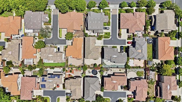 437 N Orinda Ct, Tracy, CA 95391