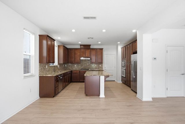 437 N Orinda Ct, Tracy, CA 95391