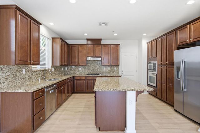 437 N Orinda Ct, Tracy, CA 95391