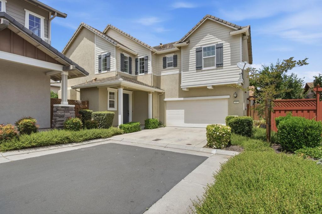 437 N Orinda Ct, Tracy, CA 95391