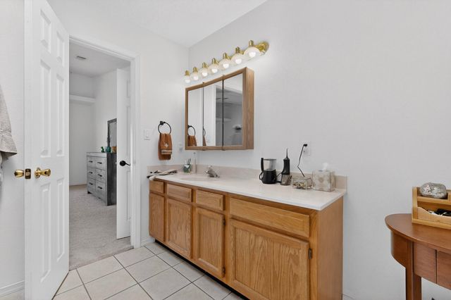 6 Songbird Lane, Los Lunas, NM 87031