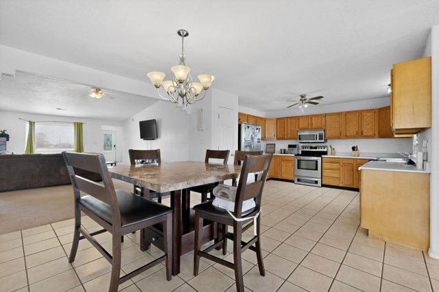 6 Songbird Lane, Los Lunas, NM 87031