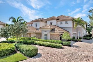 8723 Coastline CT 202, Naples, FL 34120