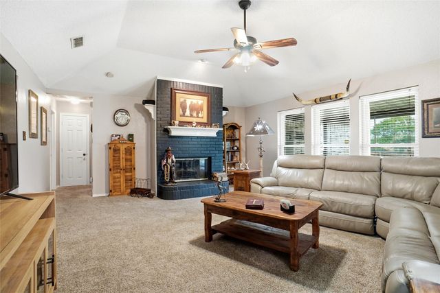 423 Fall Cedar Drive, Fort Worth, TX 76108