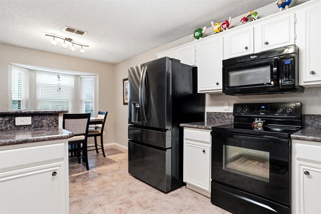423 Fall Cedar Drive, Fort Worth, TX 76108