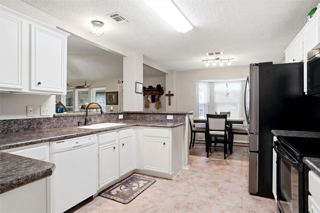 423 Fall Cedar Drive, Fort Worth, TX 76108
