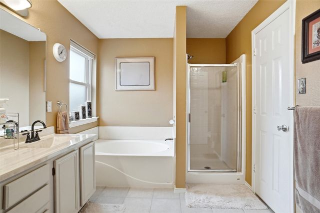 423 Fall Cedar Drive, Fort Worth, TX 76108
