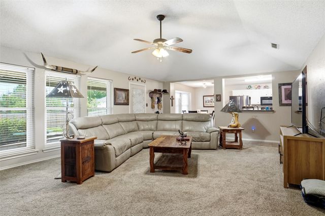 423 Fall Cedar Drive, Fort Worth, TX 76108